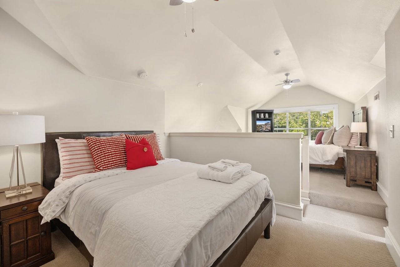 340 N Campbell Ave #1221816P - Photo 4 of 28