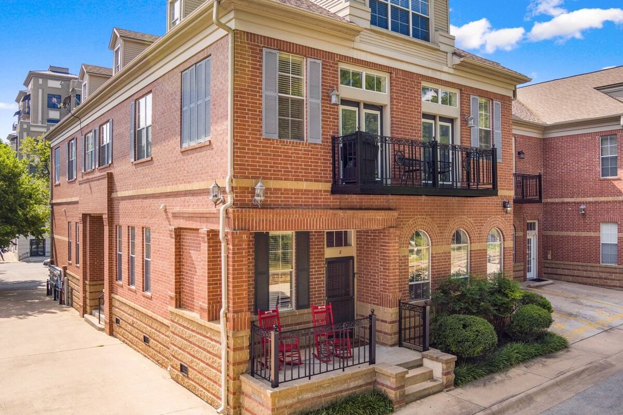 340 N Campbell Ave #1221816P - Photo 6 of 28