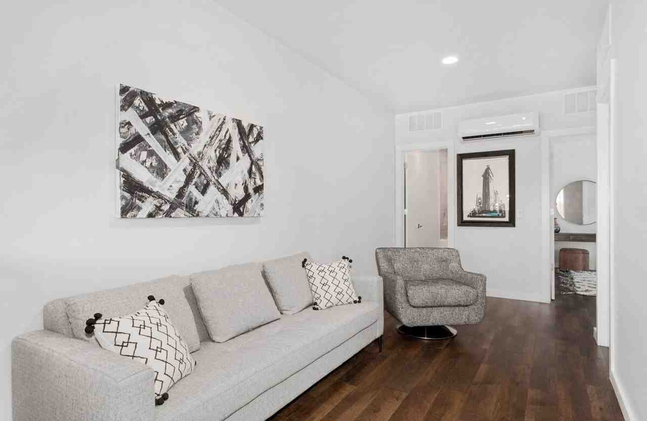 506 Se Tourmaline Mews #1221831P - Photo 4 of 20