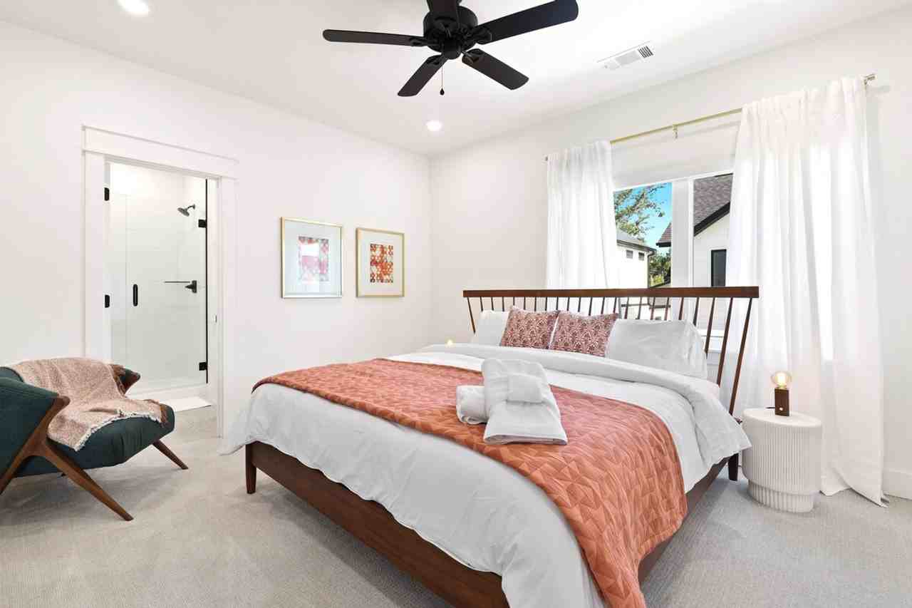 112 Nw Oz Village Dr #1221835P - Photo 3 of 43