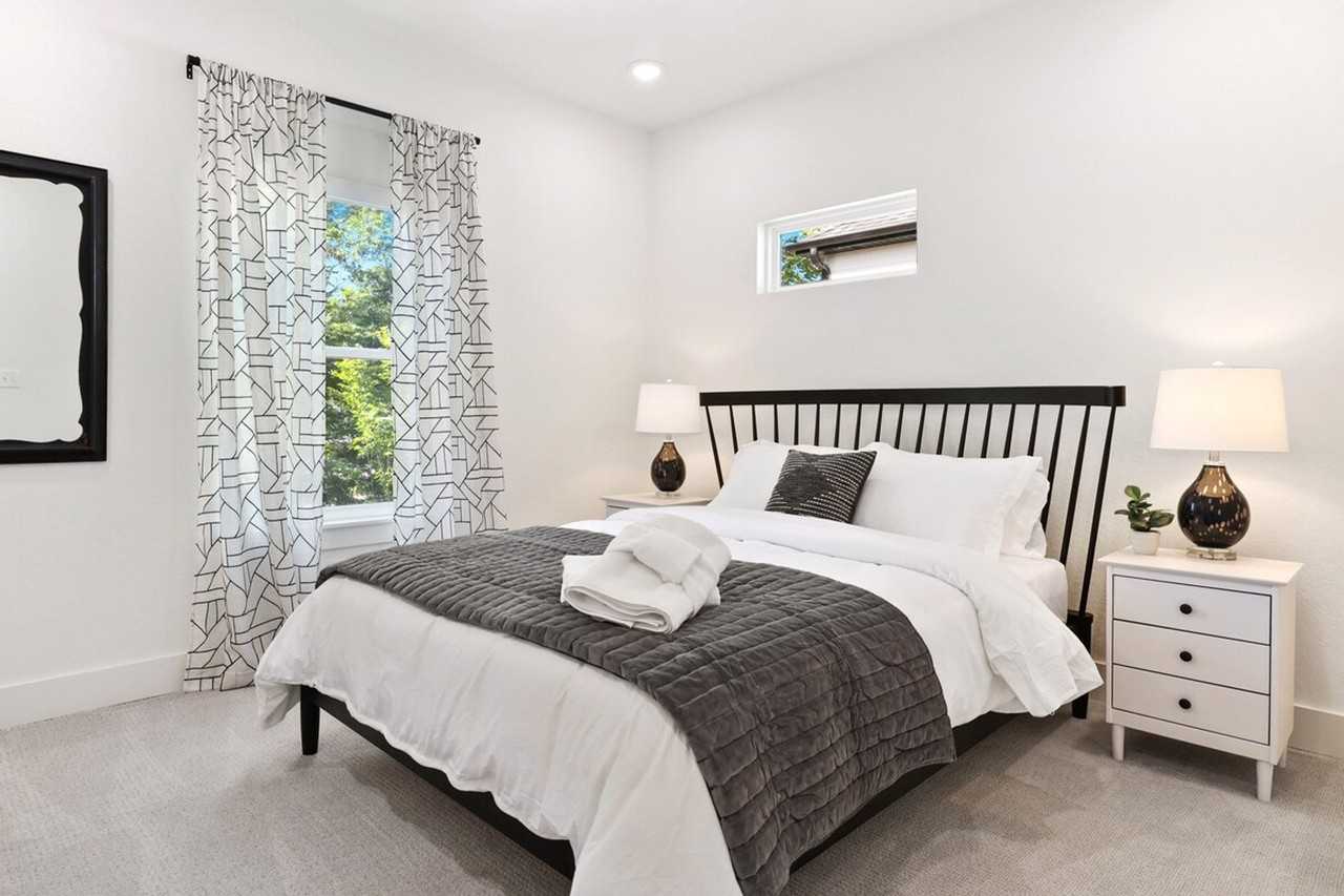 112 Nw Oz Village Dr #1221835P - Photo 5 of 43