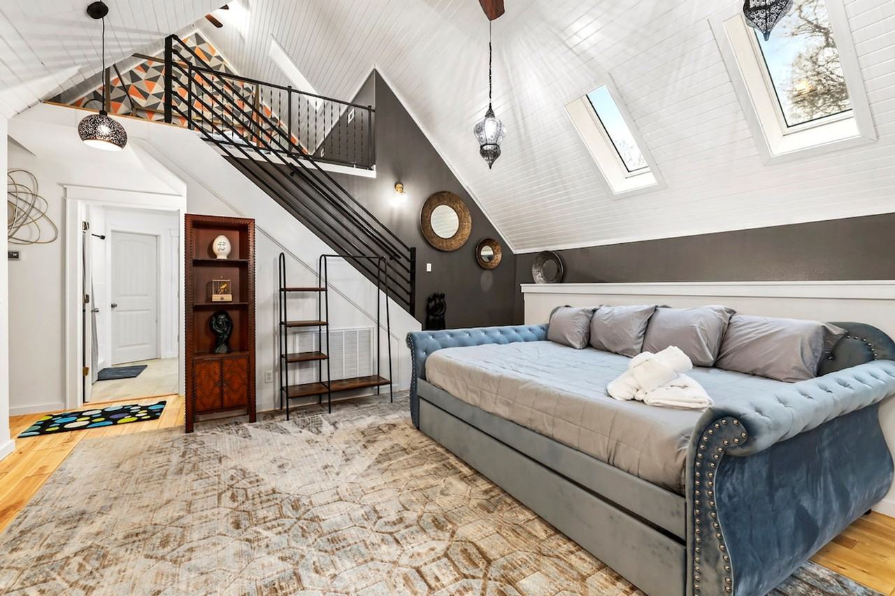 211 Lakeshore Dr #1221839P - Photo 2 of 46