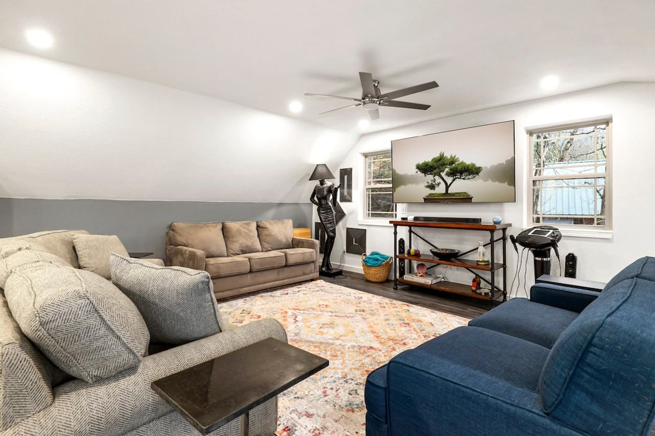 211 Lakeshore Dr #1221839P - Photo 3 of 46