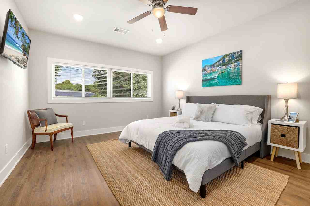 702 Shipley St #1221846P - Photo 5 of 35