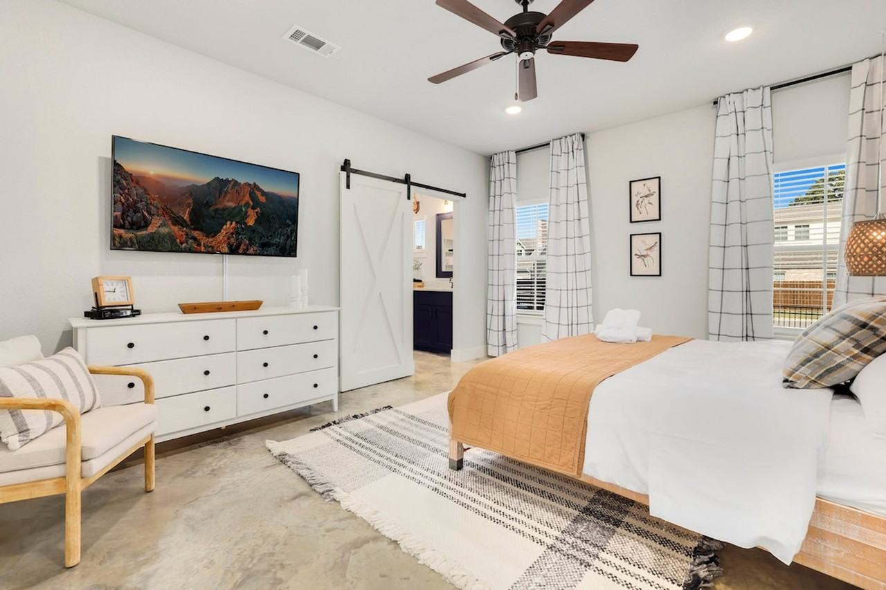 85 N Solitude Bnd #1221856P - Photo 4 of 32