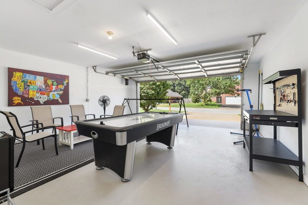 304 Coachlight Dr #1221882P - Photo 4 of 39