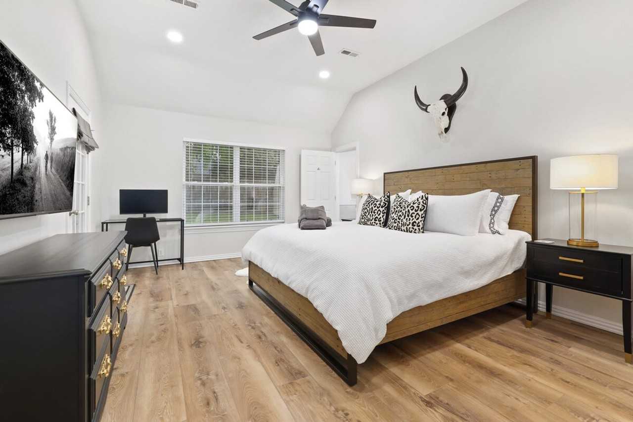 304 Coachlight Dr #1221882P - Photo 5 of 39