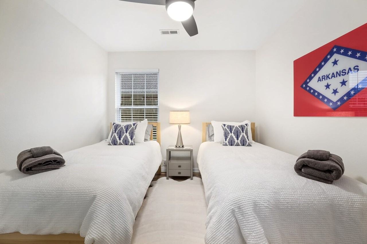 304 Coachlight Dr #1221882P - Photo 7 of 39