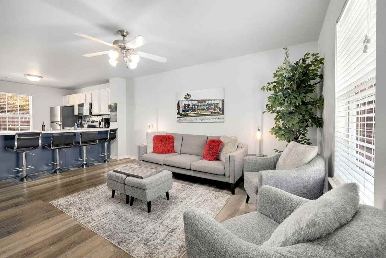 1222 N Iron Horse Dr #1221925P - Photo 7 of 25