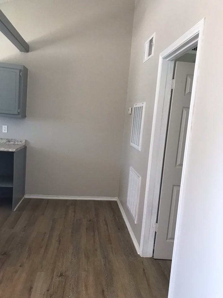 509 E Reagan Rd #D - Photo 7 of 8