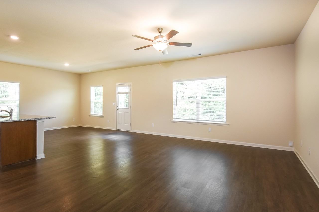132 Innis Brook Cir - Photo 3 of 26