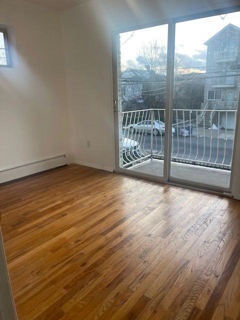 264 Davis Ave - Photo 2 of 3