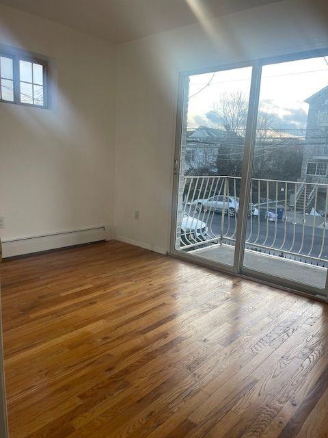 264 Davis Ave - Photo 3 of 3