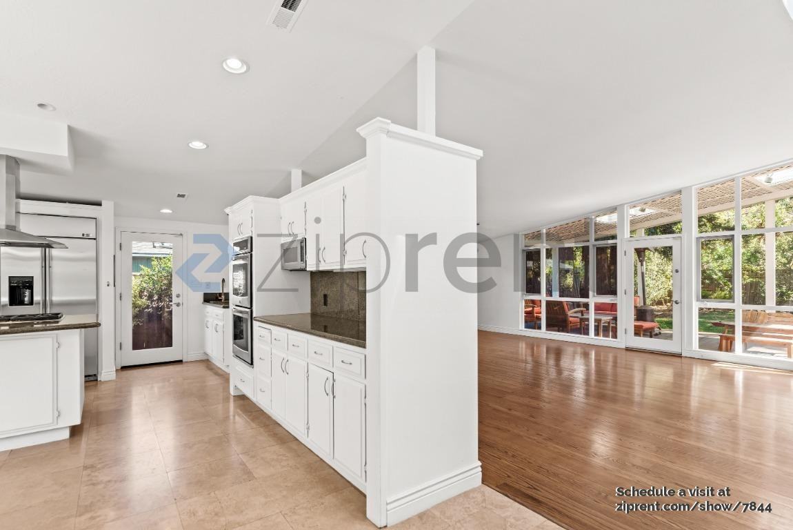 361 Linfield Dr - Photo 2 of 20