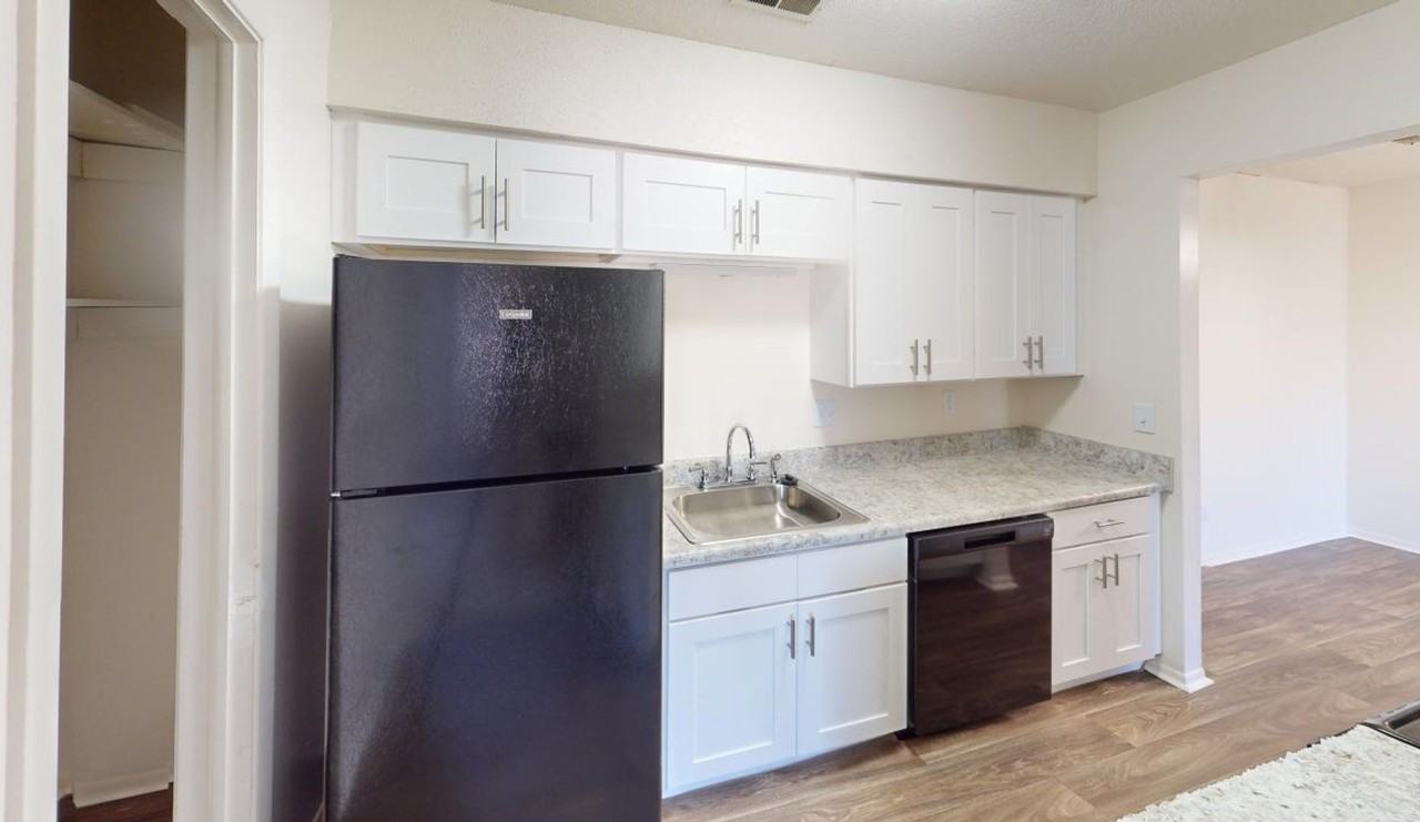 Village Square Apartments - Photo 4 of 50