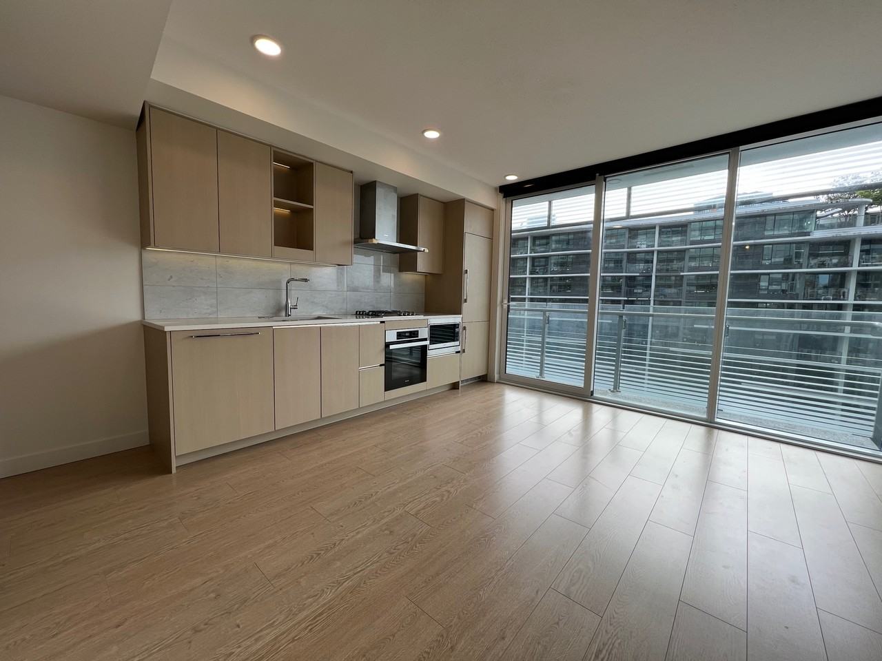 89 Nelson Street #15xx - Photo 6 of 19