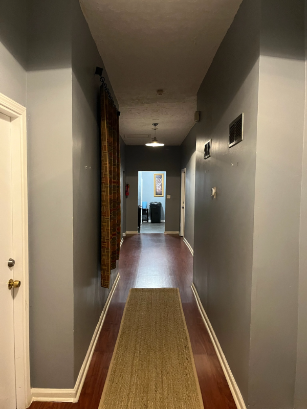 810 Parsons St Sw - Photo 2 of 9