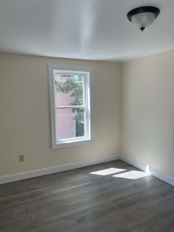 107 University Ave #R - Photo 3 of 5