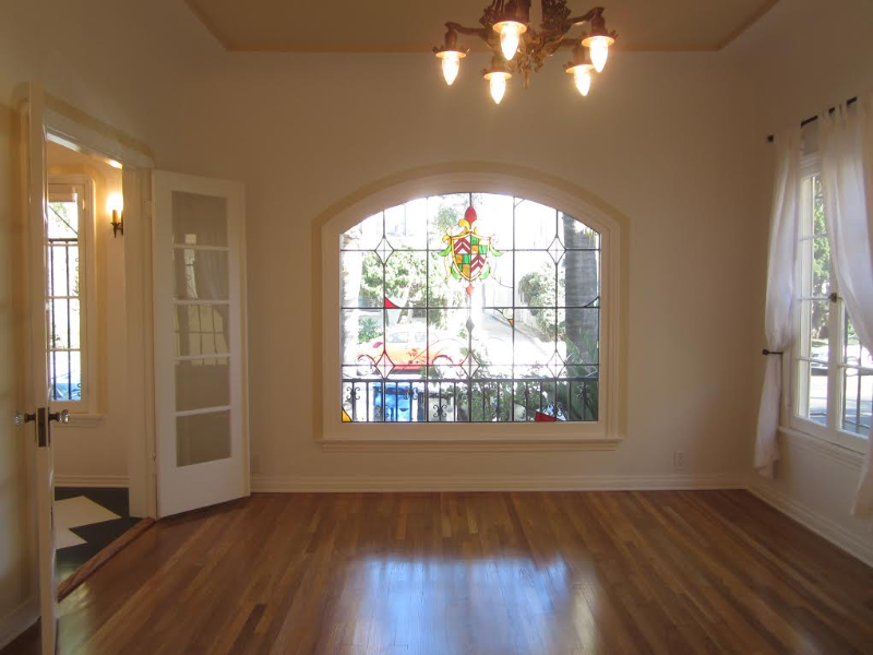 325 S Cochran Ave #102 - Photo 5 of 17