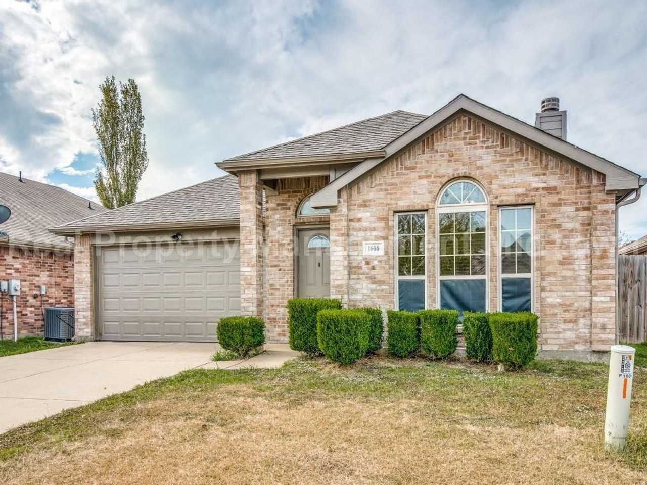 1605 Bob Drive - Photo 2 of 23
