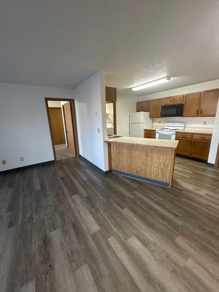 2141 Xavier (Bismarck,ND) - Photo 4 of 42