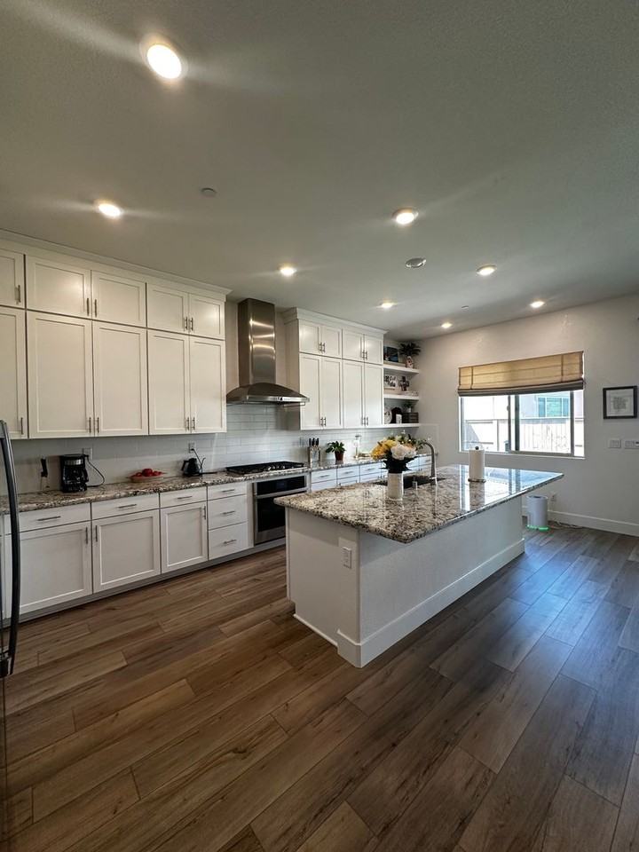 2305 Banks Dr - Photo 3 of 50