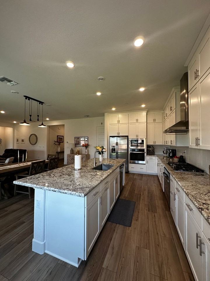 2305 Banks Dr - Photo 5 of 50