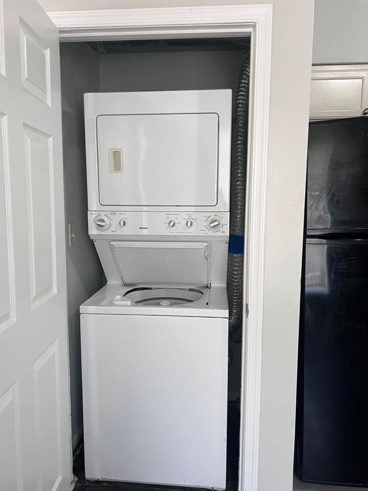 508 N Montford Ave - Photo 3 of 9
