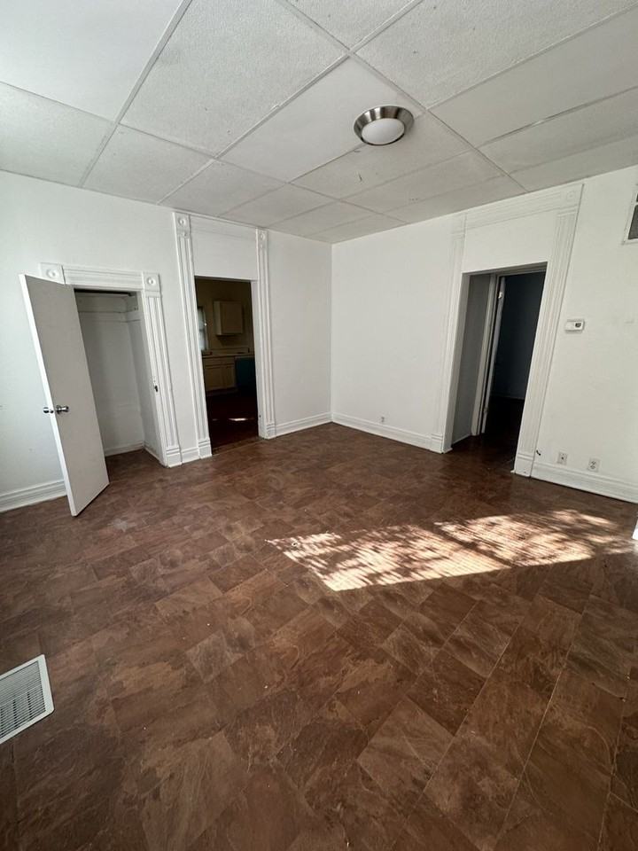 219 East 15th Street - Photo 3 of 7