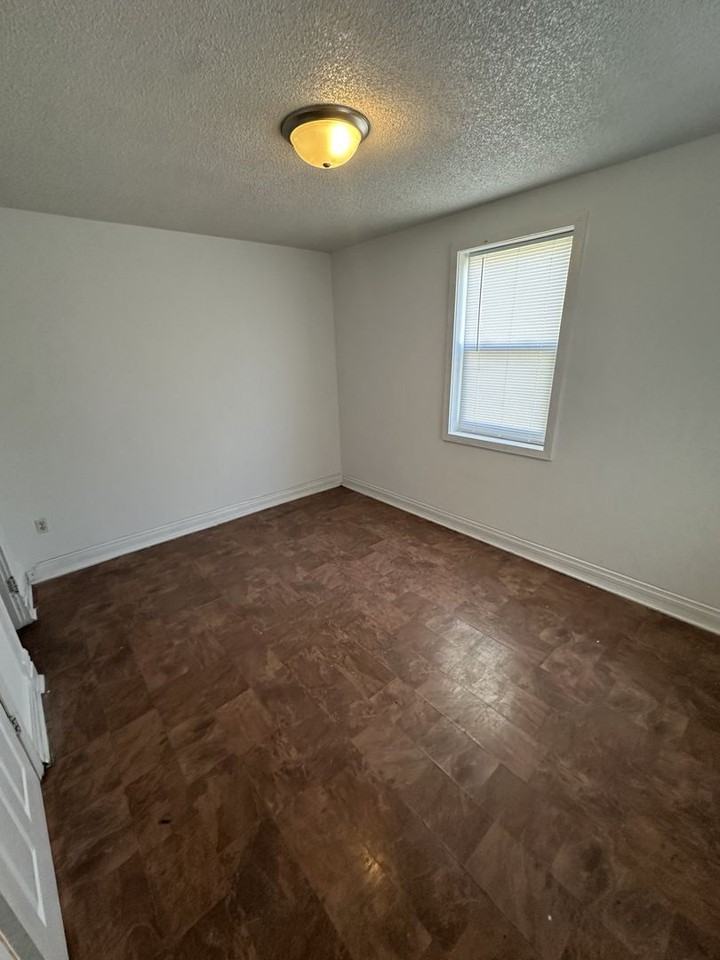 219 East 15th Street - Photo 5 of 7