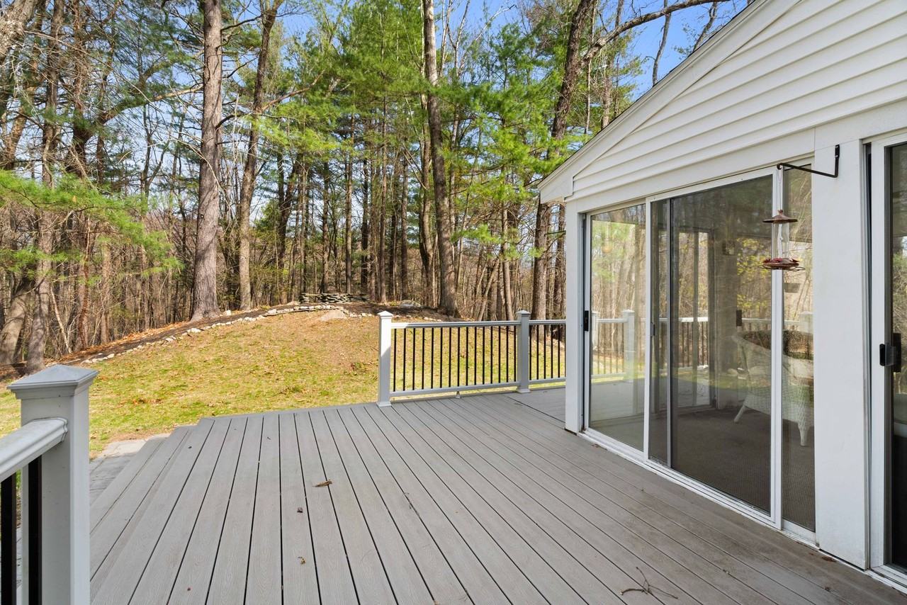 85 Bailey Rd - Photo 4 of 24