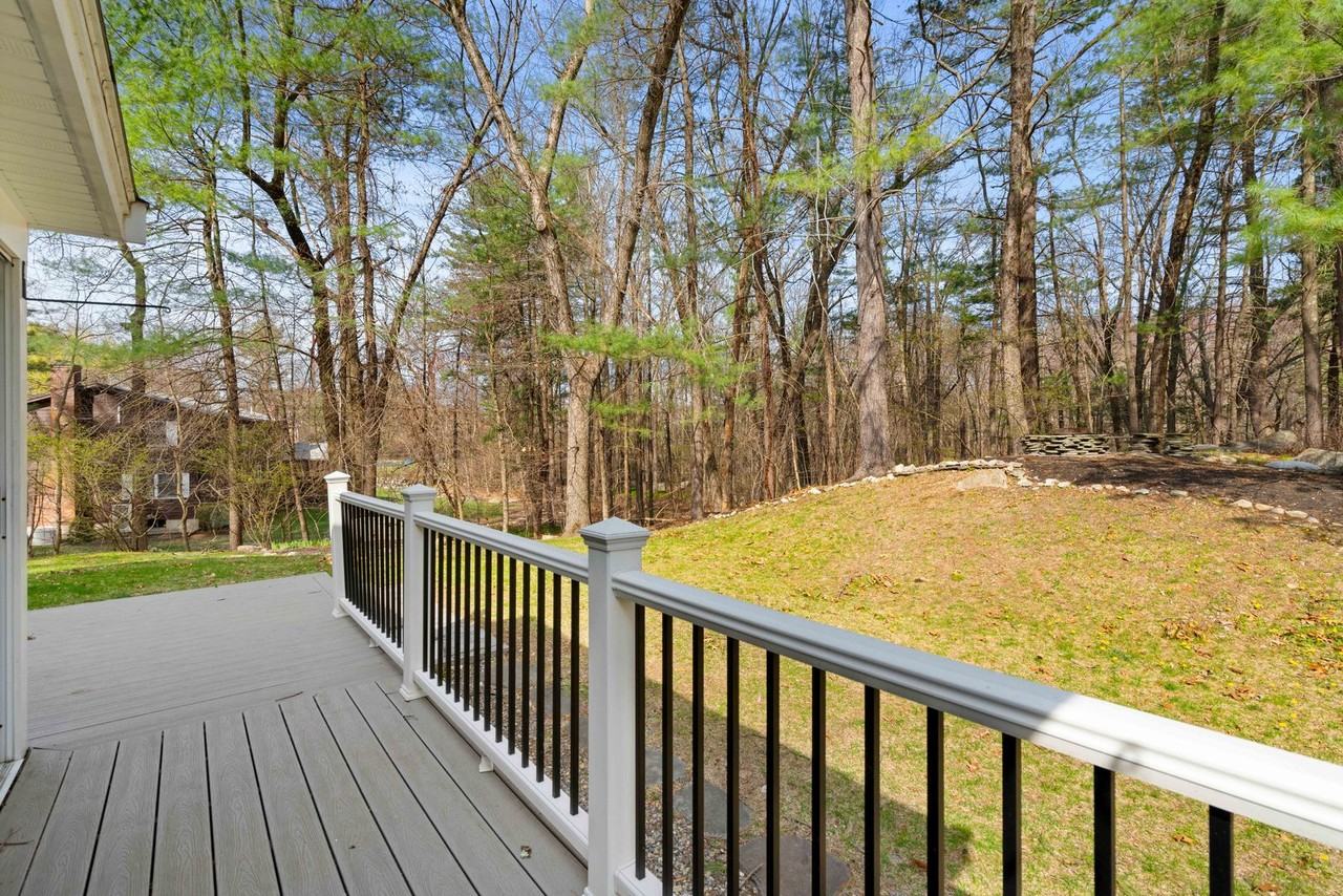 85 Bailey Rd - Photo 5 of 24
