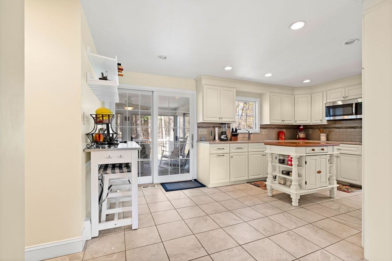 85 Bailey Rd - Photo 7 of 24