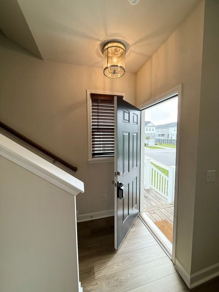 219 Winding River Dr - Photo 5 of 31