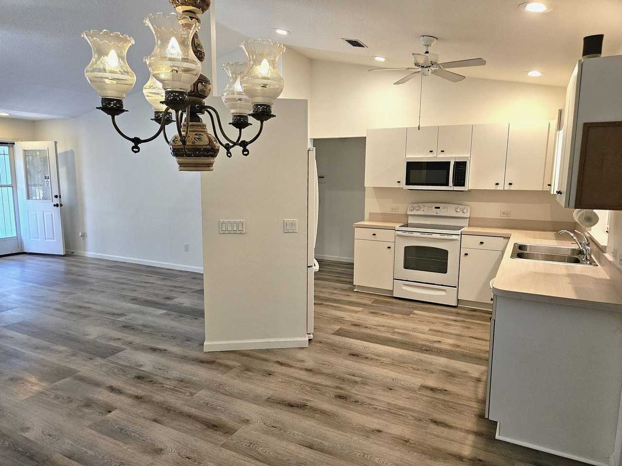 1088 Panda Rd - Photo 5 of 28