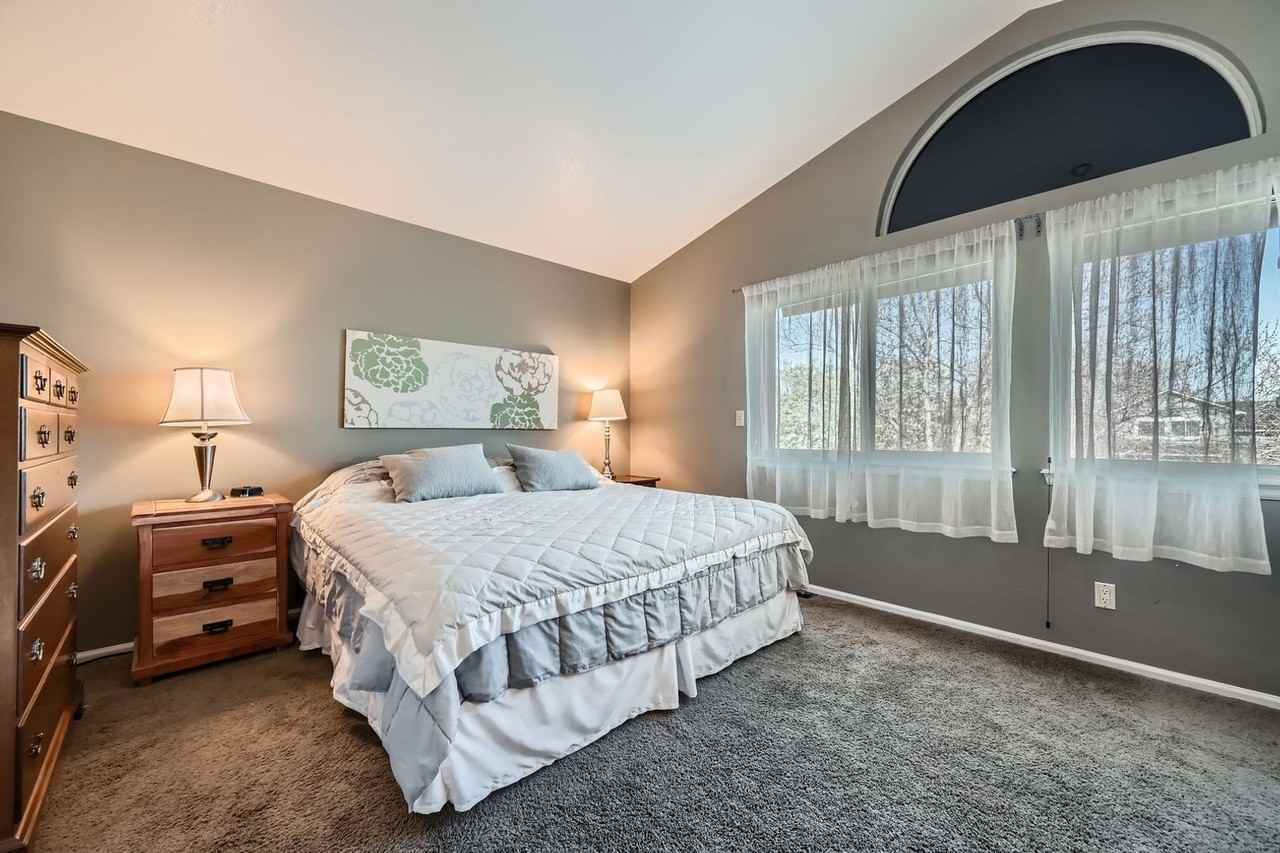 477 Lincoln Ct - Photo 3 of 30