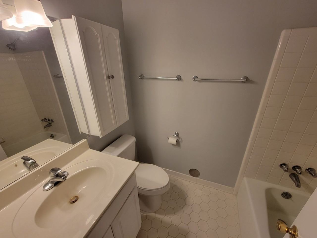 2515 Cottage Pl - Photo 2 of 16