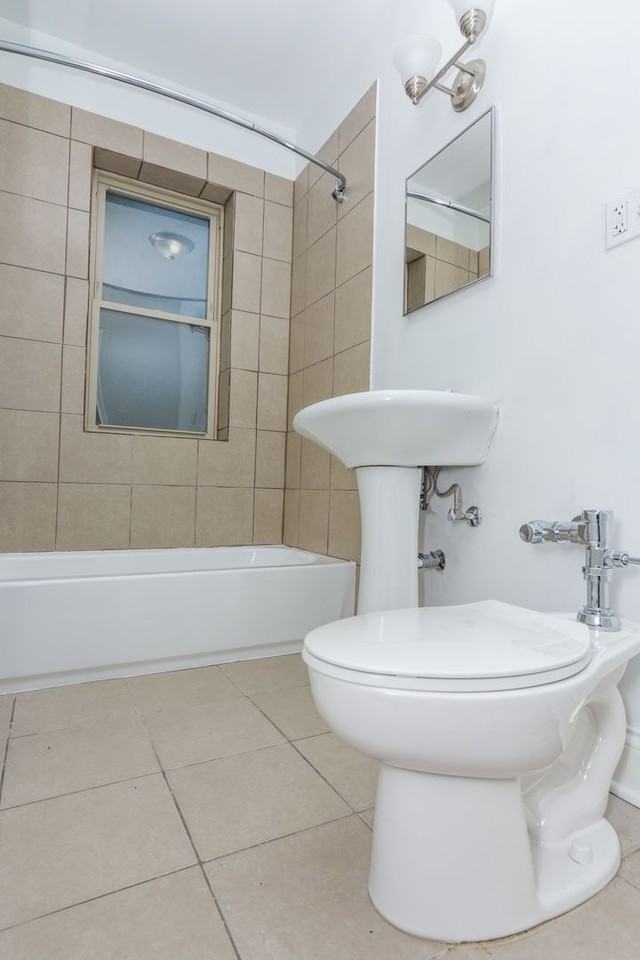 7625 S East End Ave - Photo 3 of 7