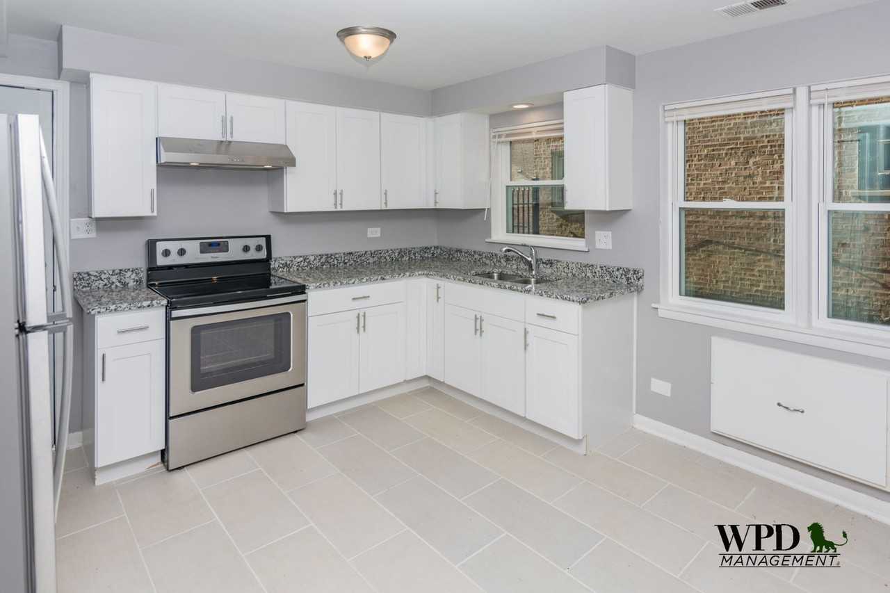 14103 S. Tracy Ave - Photo 3 of 6