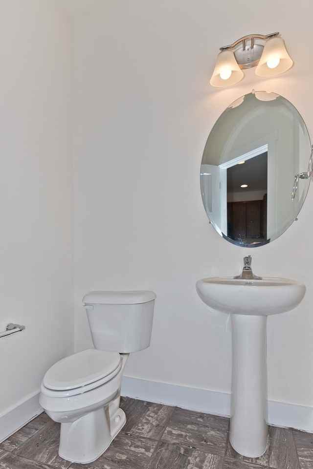38 Hyde Park Pl - Photo 4 of 20