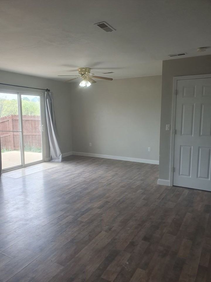 105 Hickory Ridge Dr - Photo 3 of 22