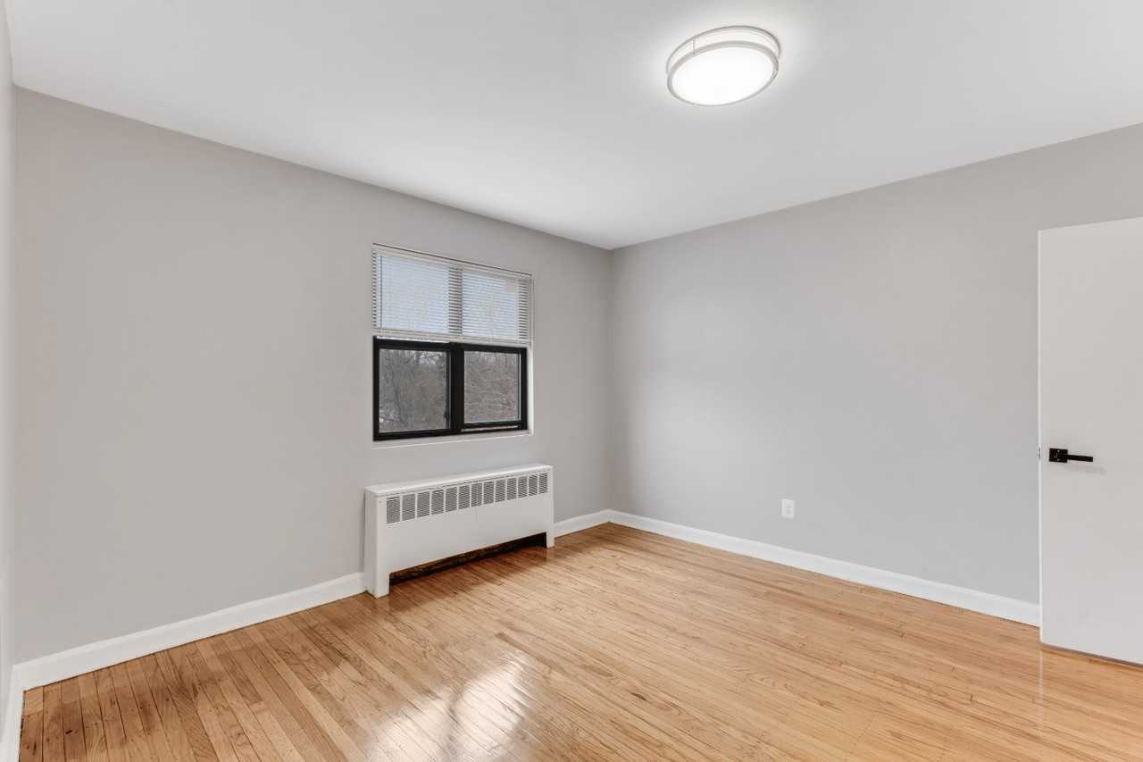 125 Forest Ave #5A - Photo 4 of 8
