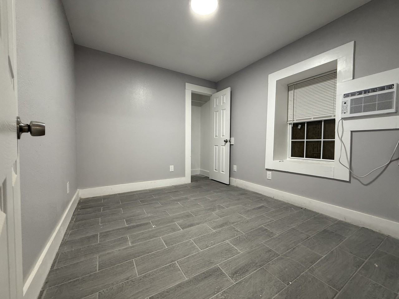 2346 E Crockett St #A - Photo 4 of 6