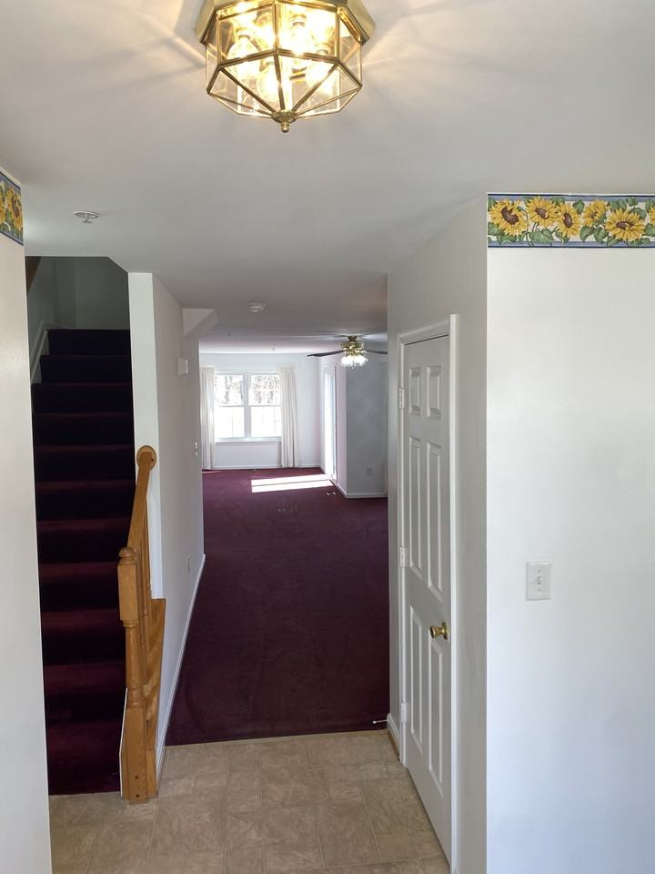 423 Cambridge Pl #423 - Photo 3 of 21