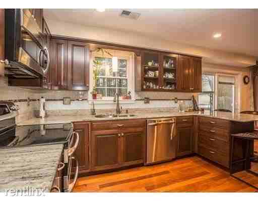 16 Crane Rd - Photo 2 of 8