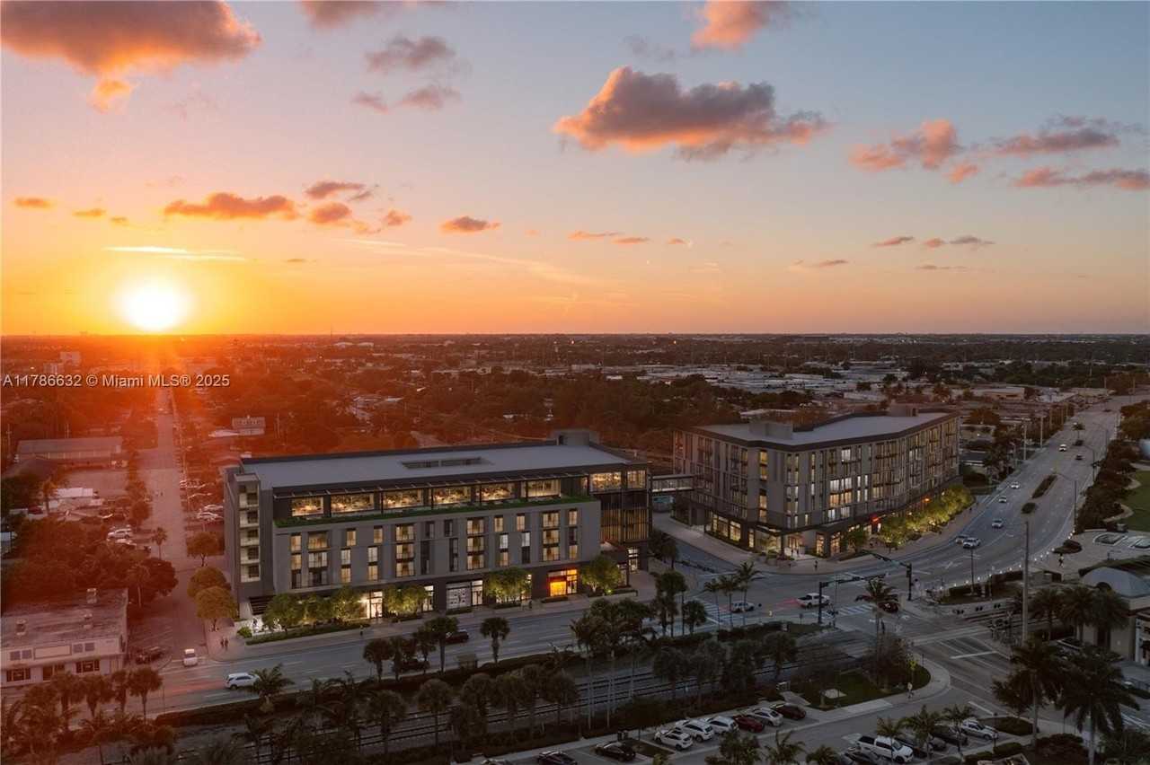 3801 N Dixie Hwy #404