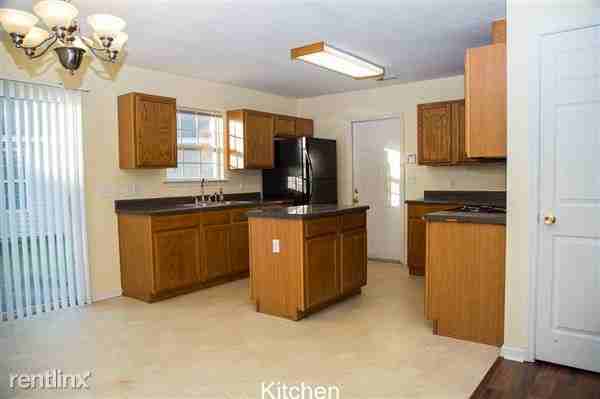877 Medical Commons Ct - Photo 3 of 10