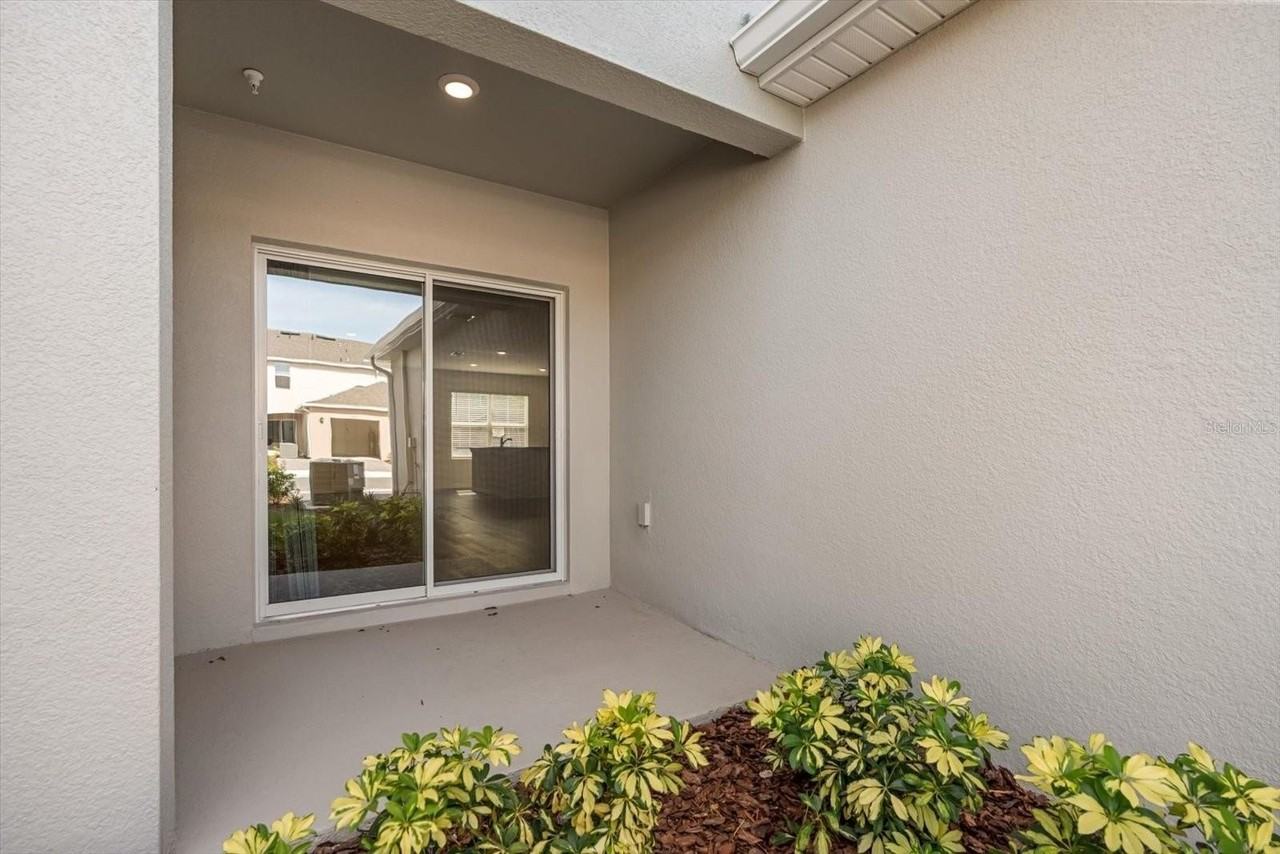 2745 Flushing Dr - Photo 2 of 30