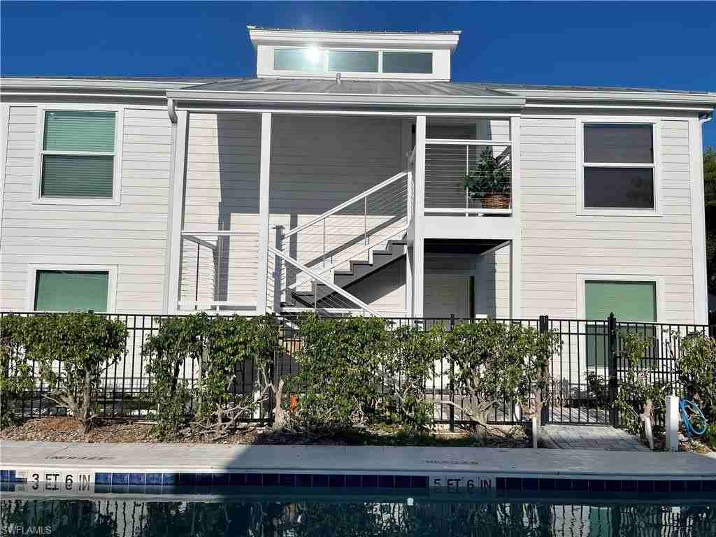 254 6th Ave S #8 - Photo 2 of 49