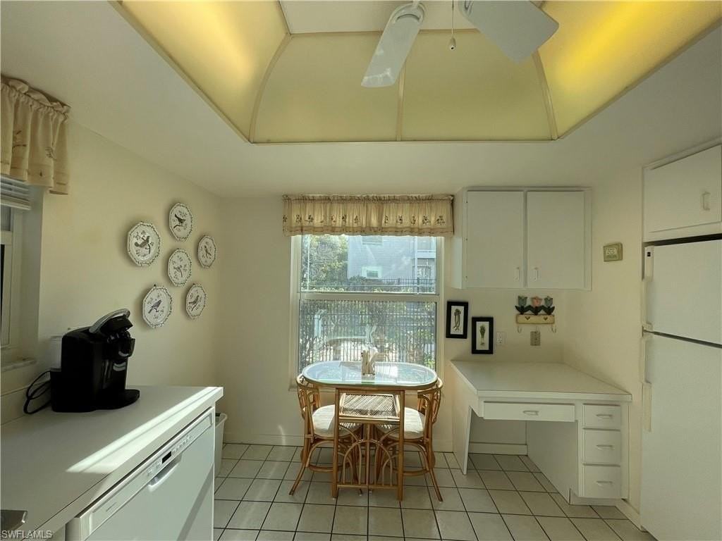 254 6th Ave S #8 - Photo 5 of 49